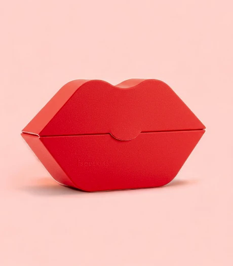Lip Shaped Boxes